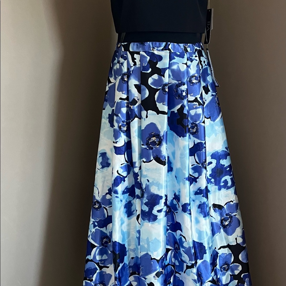 Betsy and Adam Solid and Blue Floral Print Illusion Full Length Gown Size 10 - Picture 4 of 11